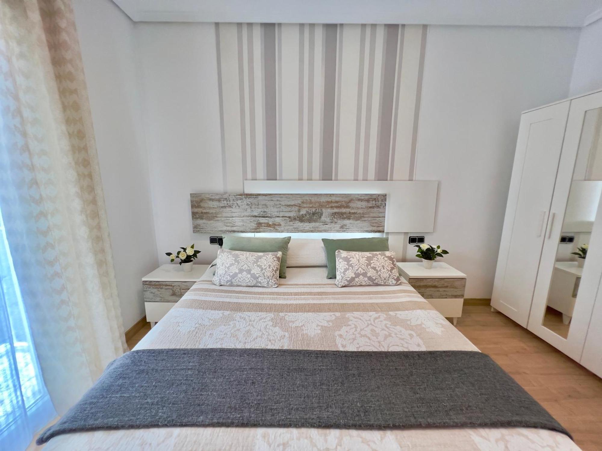 Cozy Apartment In Valencia! Wi-Fi ! Kültér fotó